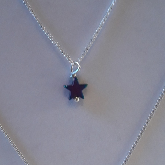 NWT Dainty Crystal and hematite star Necklace - Picture 2 of 3